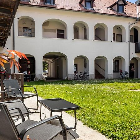 Rog Apartment With Furnished Courtyard Ljubljana Dış mekan fotoğraf