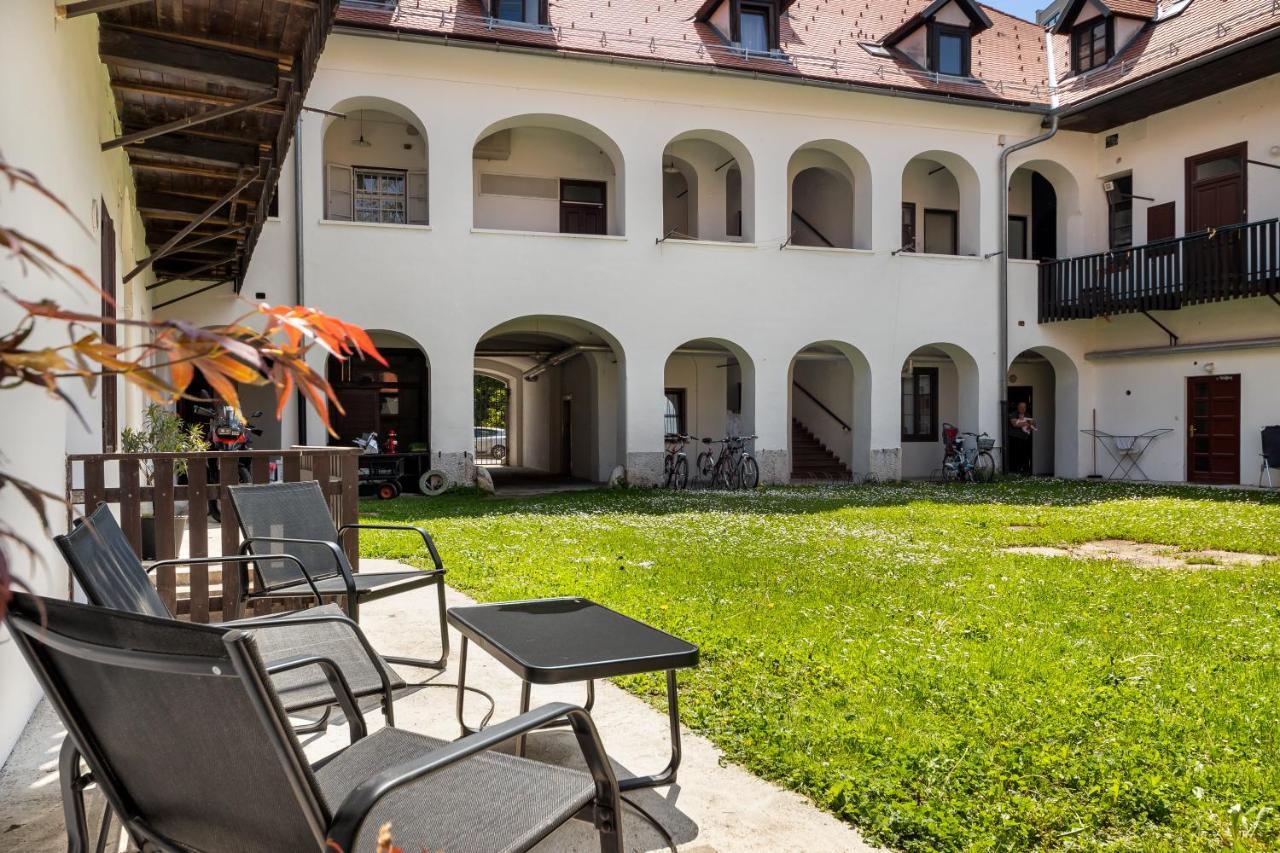 Rog Apartment With Furnished Courtyard Ljubljana Dış mekan fotoğraf