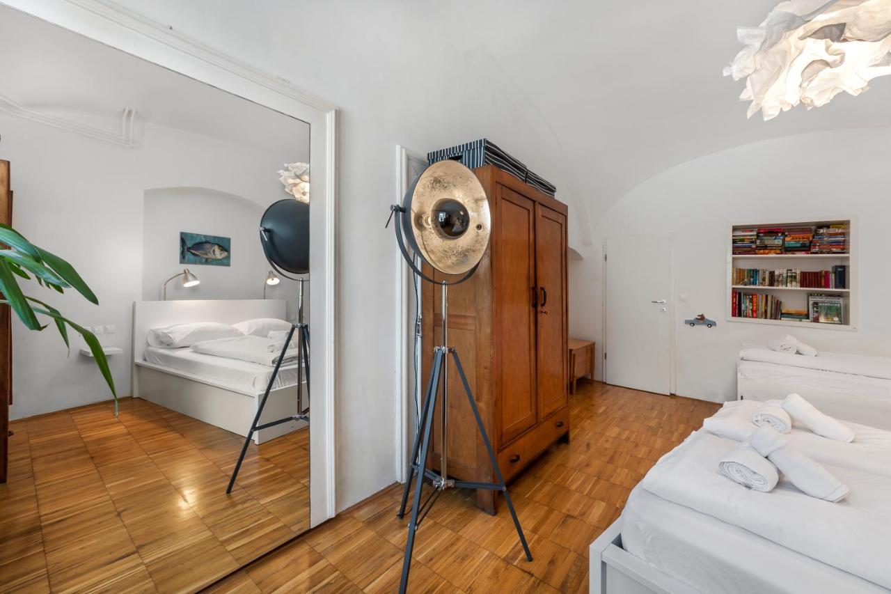Rog Apartment With Furnished Courtyard Ljubljana Dış mekan fotoğraf